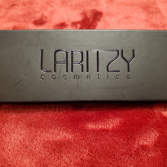 NIB Laritzy eye shadow palette in Burnt - Picture 4 of 4